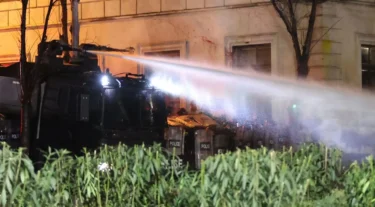 WW1 toxic compound sprayed on Georgian protesters, BBC evidence suggests