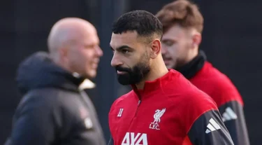 Slot to hold talks with Salah about facing Brighton