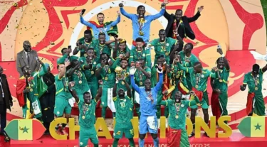 Senegal lift the Afcon trophy after beating Morocco